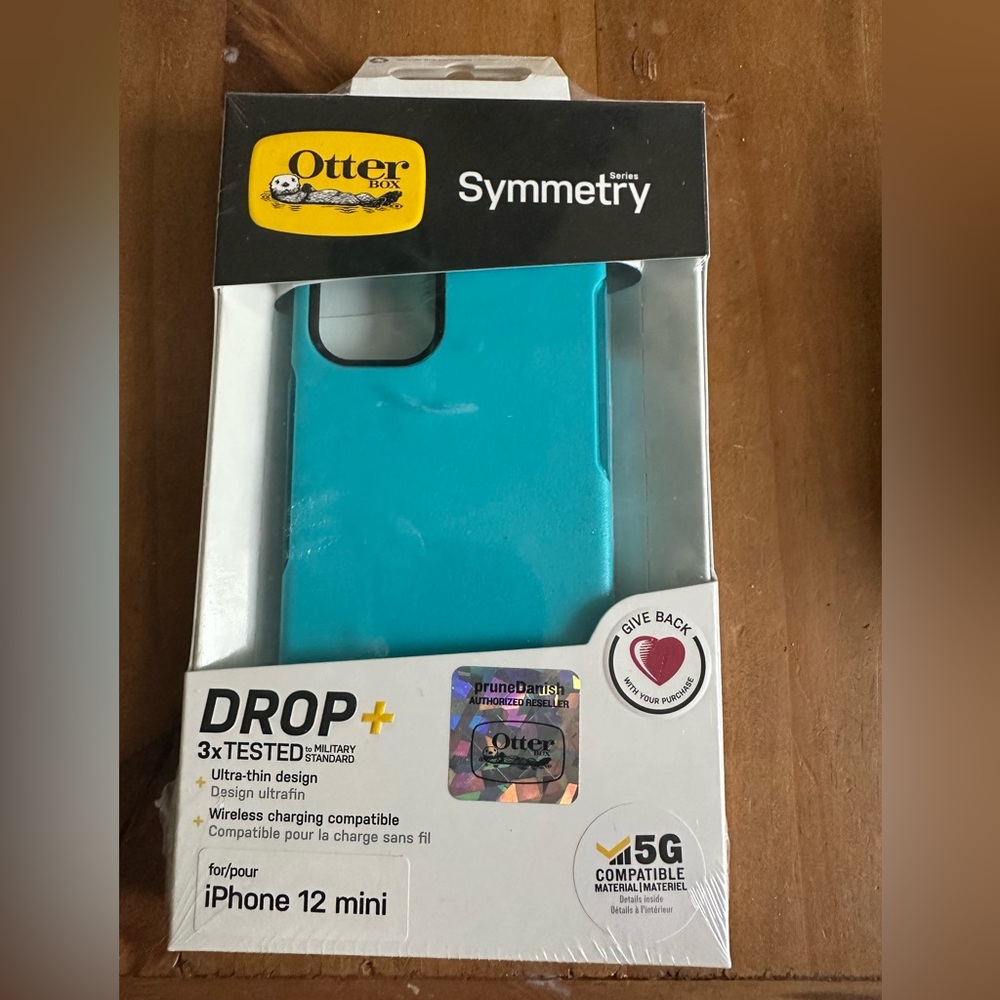 NWT! OTTERBOX Symmetry Case for IPhone 12 mini.